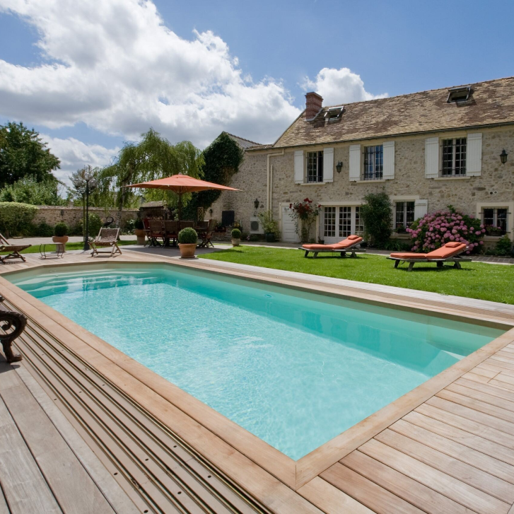 Les plus belles idées d’intégration piscine & terrasse pour sublimer votre extérieur